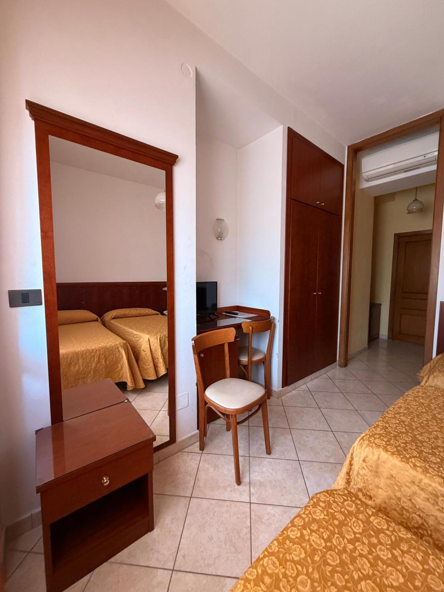 Grifone Hotel Perugia Exterior foto