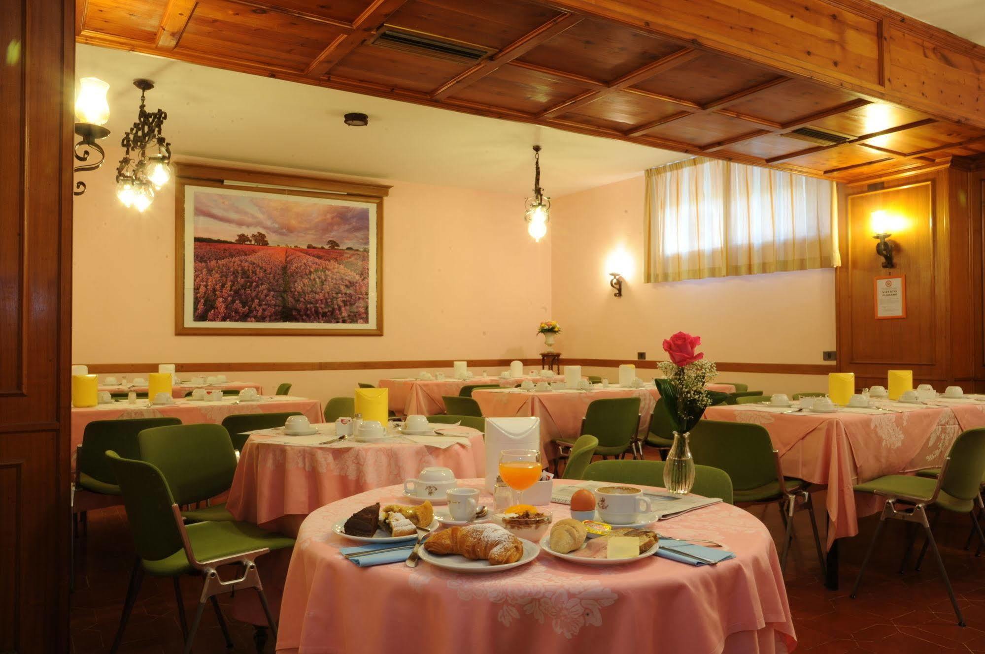 Grifone Hotel Perugia Exterior foto